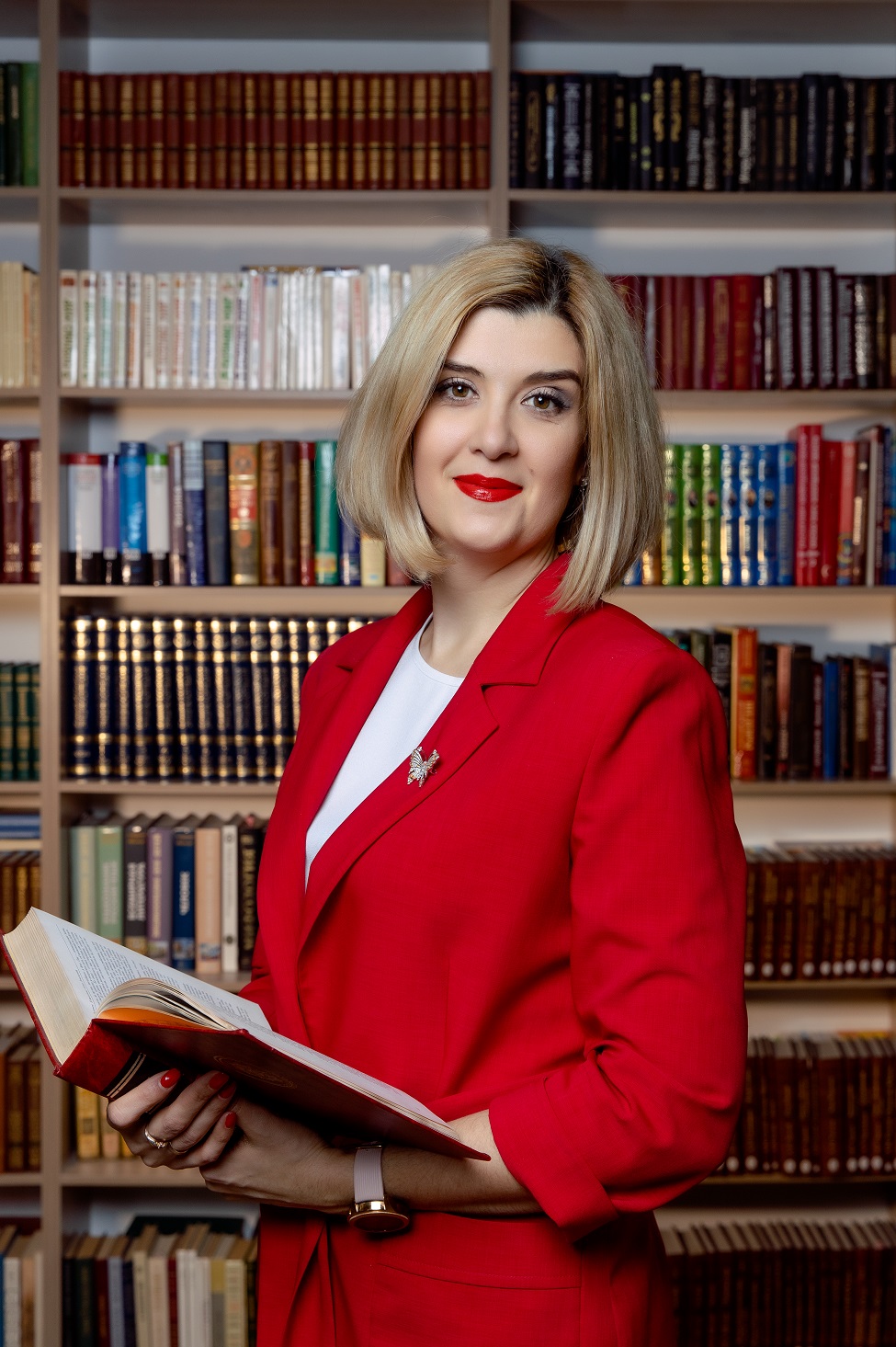 Сотникова Марина Юрьевна.
